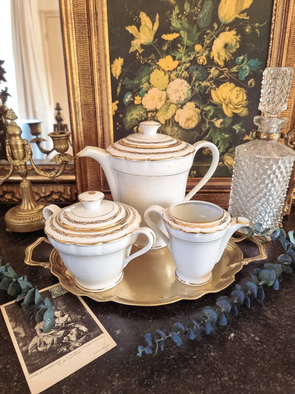 Coffee/tea pot, milk jug and sugar bowl