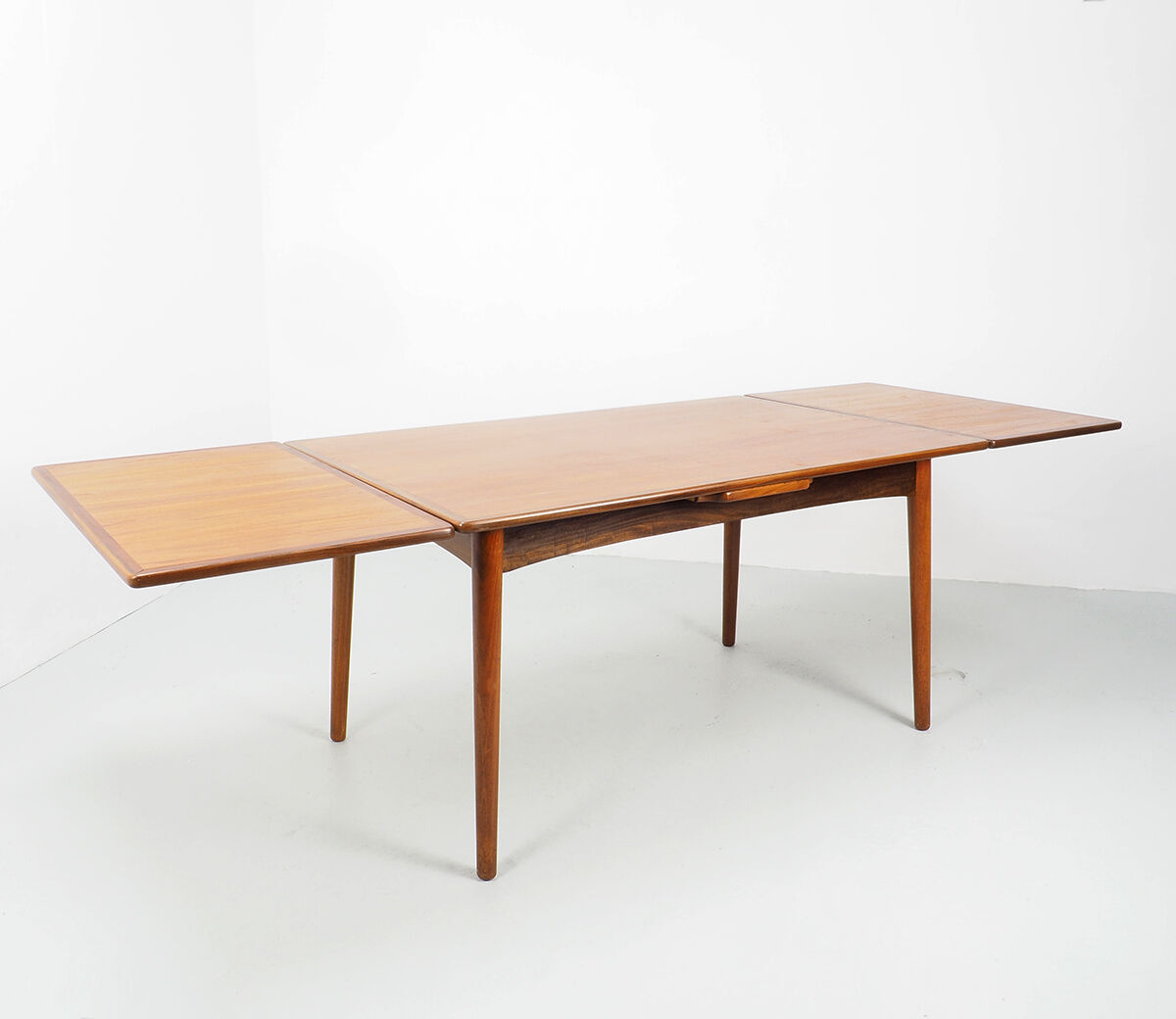 Table extensible en bois de rose de conception danoise, 1960