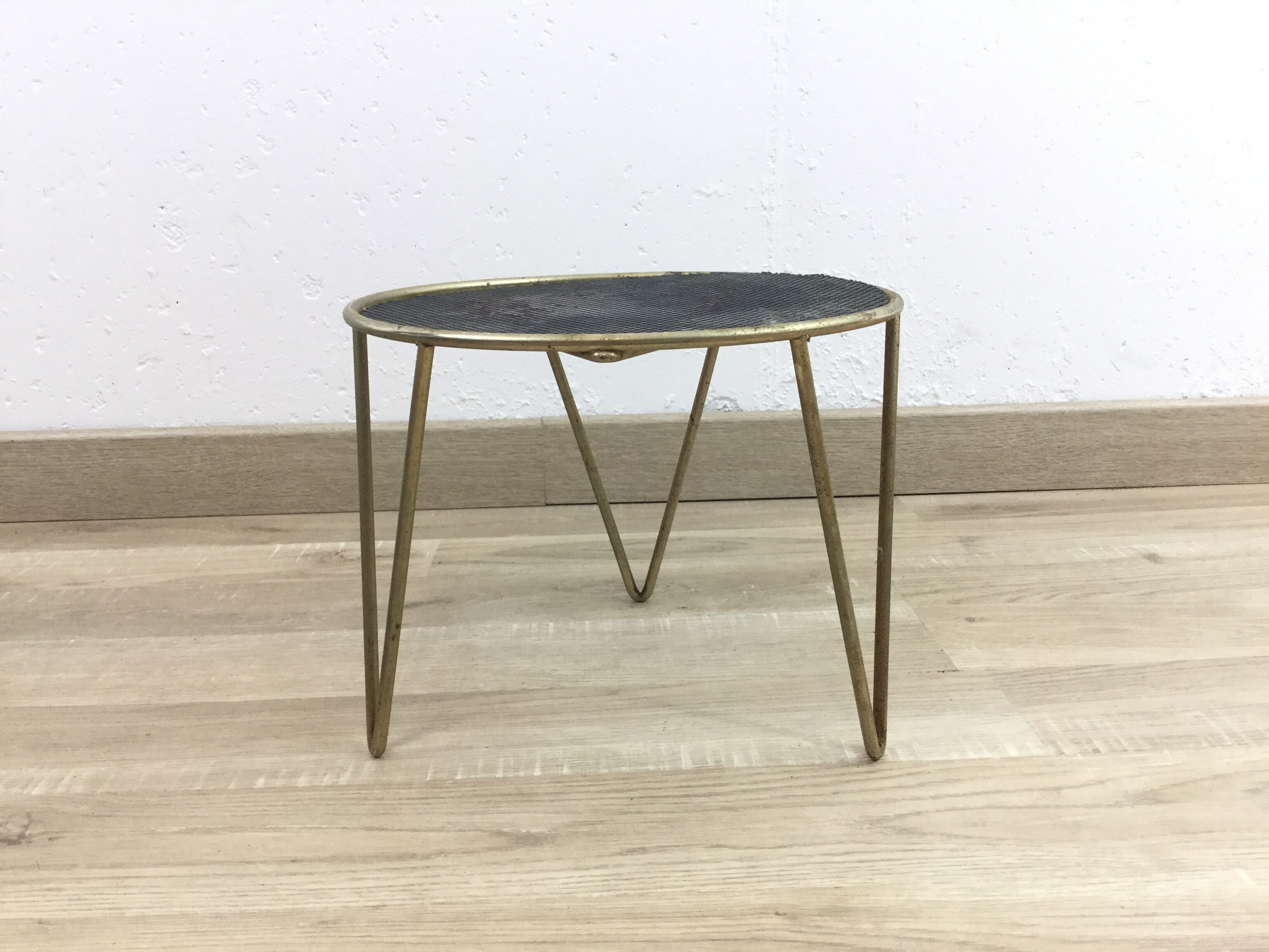 Perforated door-plant stool