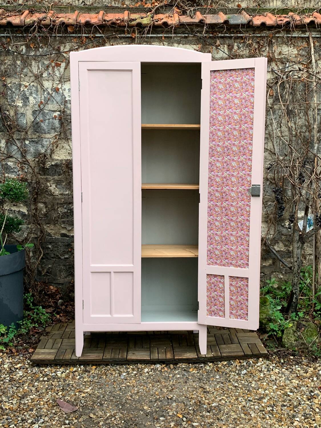 Parisian Art Deco wardrobe in pink, 1930.
