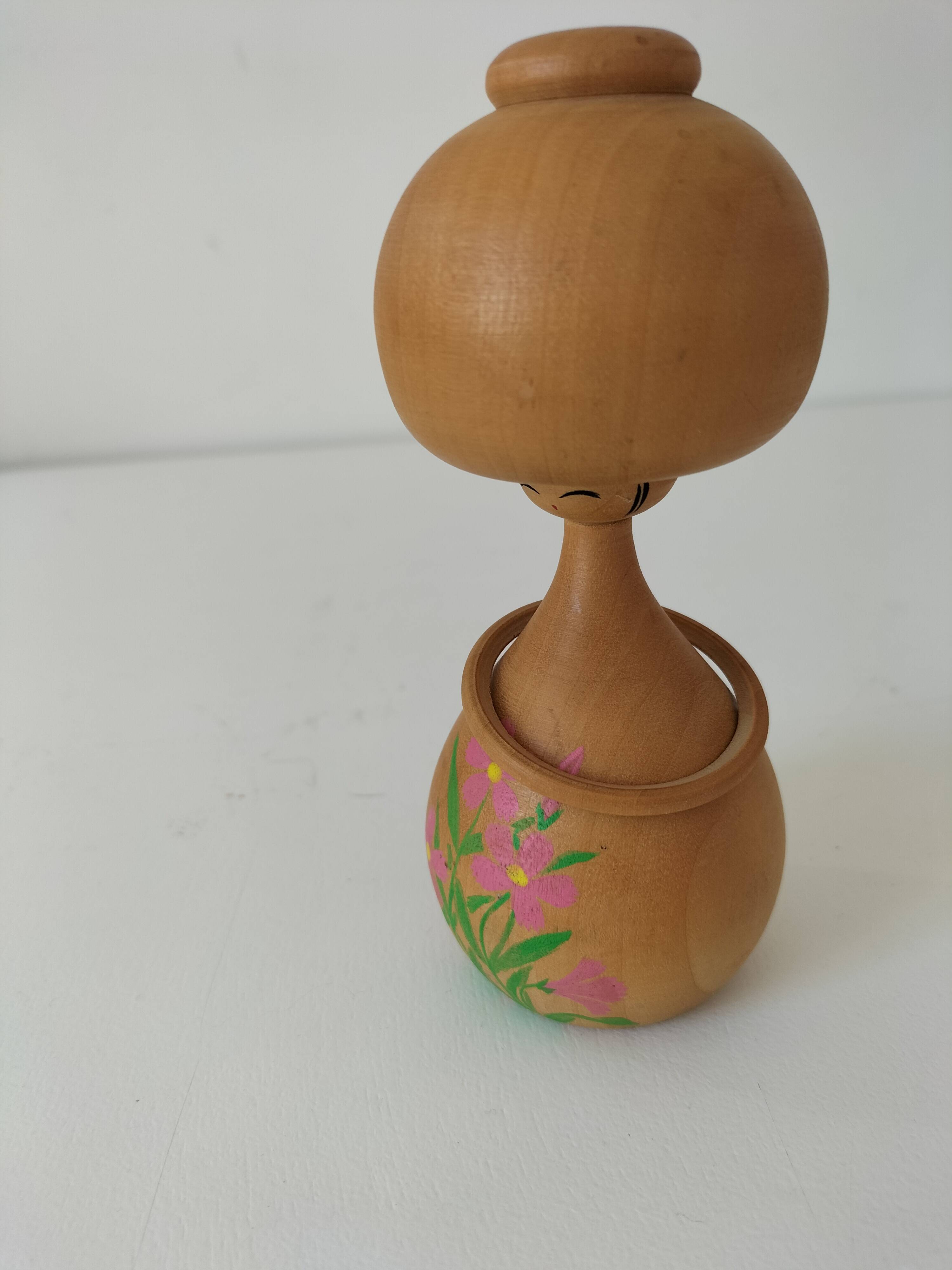 Kokeshi japonaise vintage Ōkura – anneau mobile