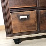 Professional furniture revisited in coffee table