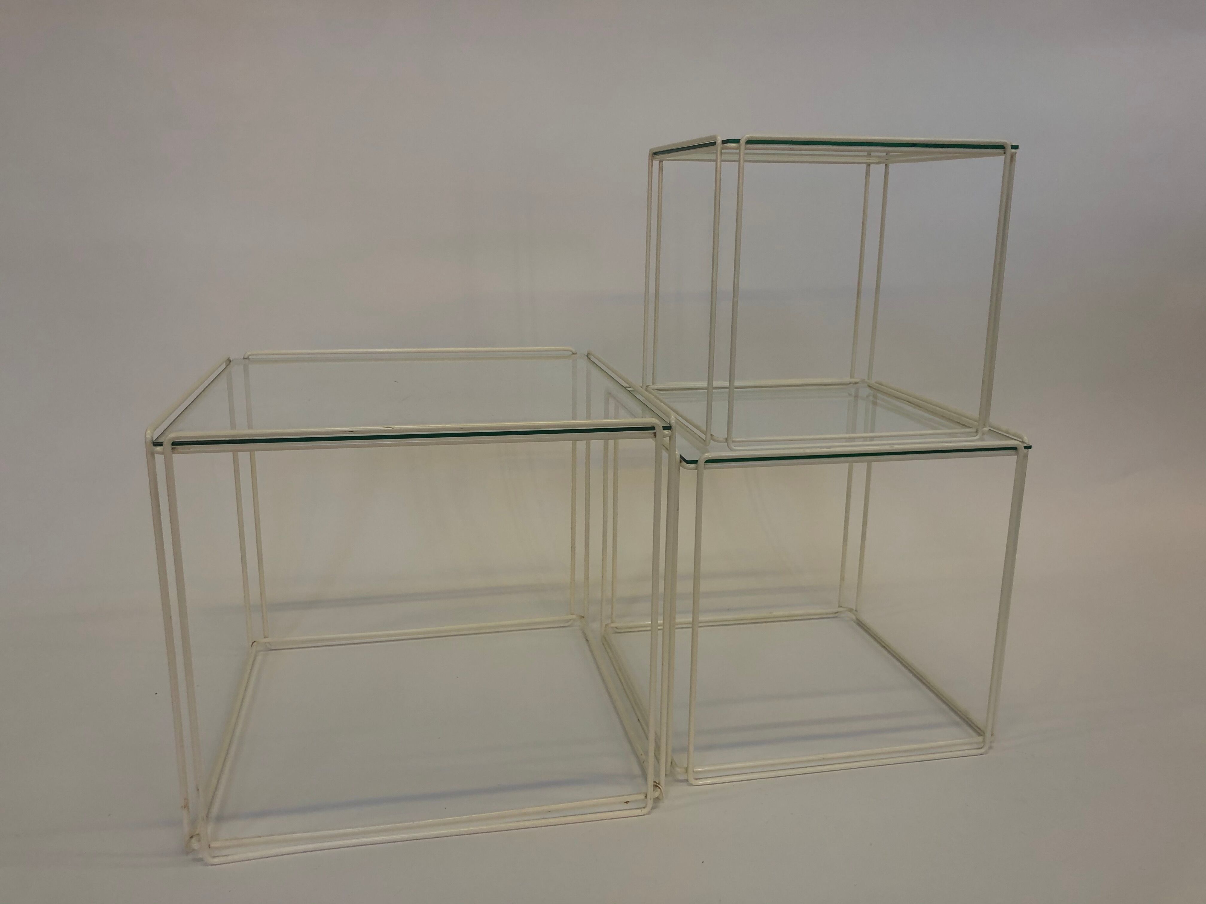 Tables design Max Sauze éditées par Isocèle