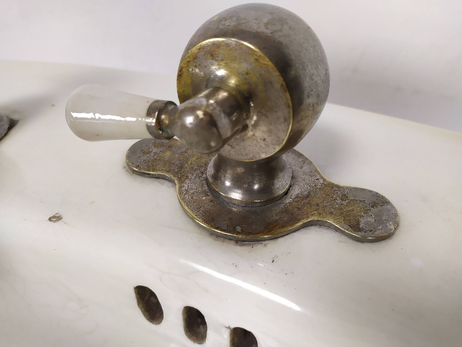 Vasque évier porcelaine sur pied