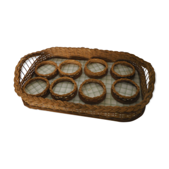 Wicker serving tray and its 8 coasters