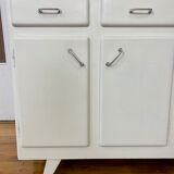 Buffet Mado low on feet compass