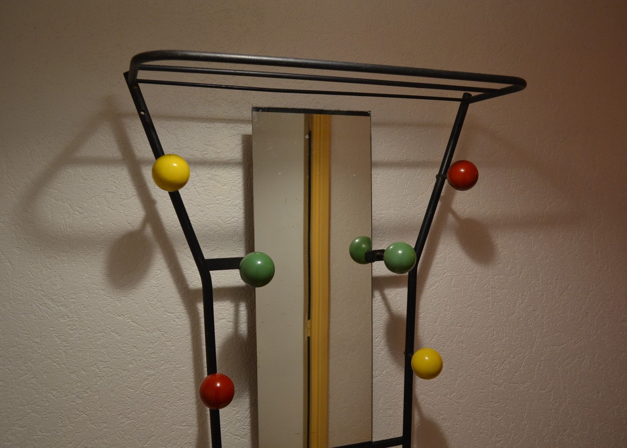 Vestiaire wears coats 6 balls vintage wood 1960s