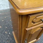 Table de chevet haute meuble d'appoint en chêne teinté miel 1980