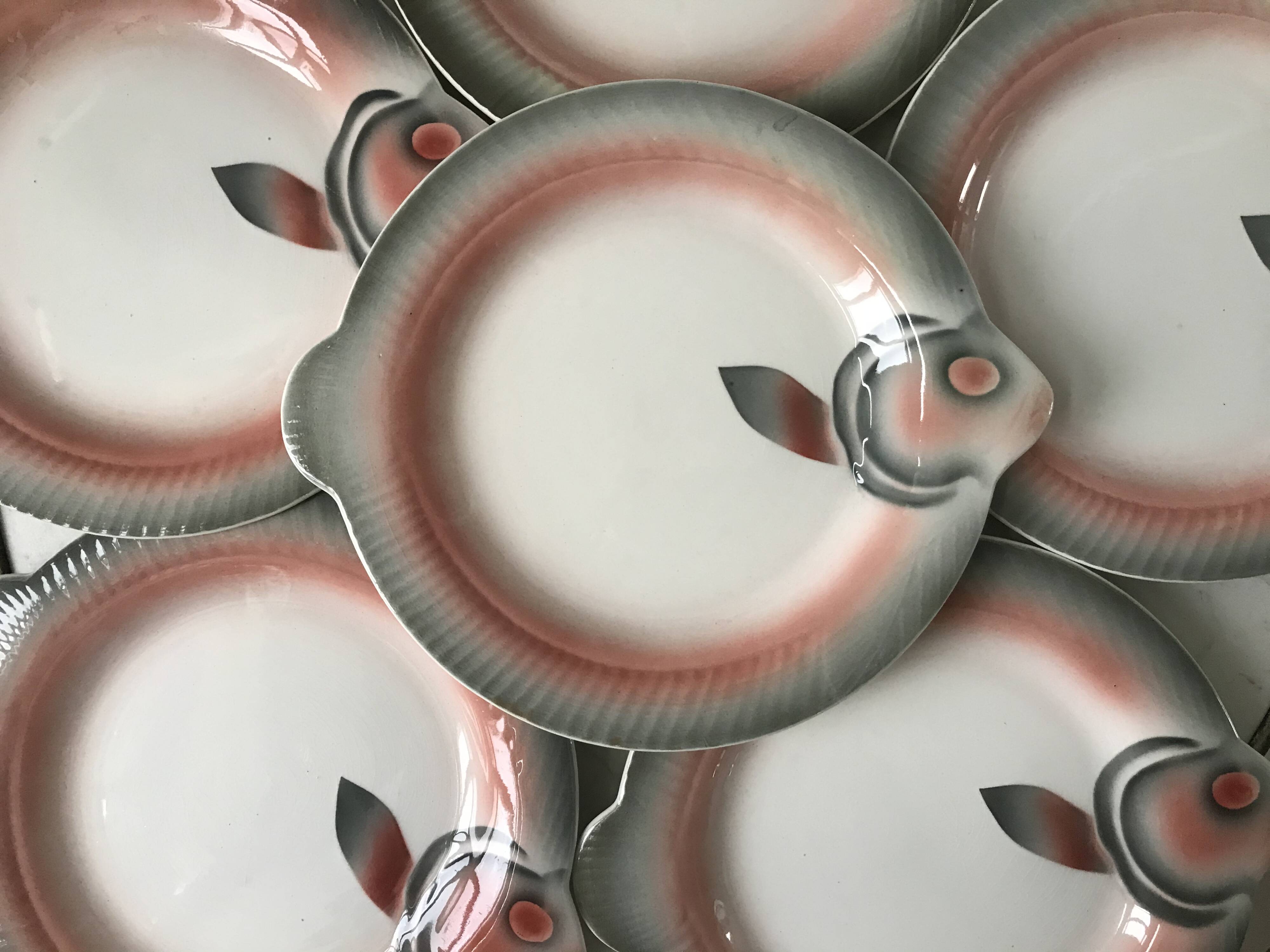 set of 6 fish plates in slip Digoin Sarreguemines 50s