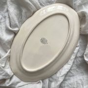 Plat ovale festonné en faïence ivoire Villeroy et Boch
