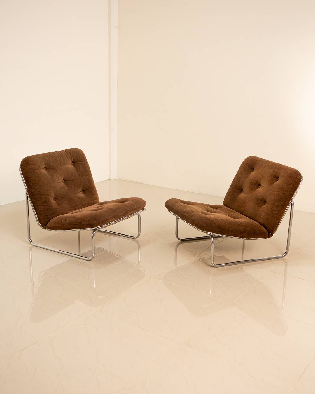 Pair of brown "666" low chairs by Kho Liang for Artifort 70's