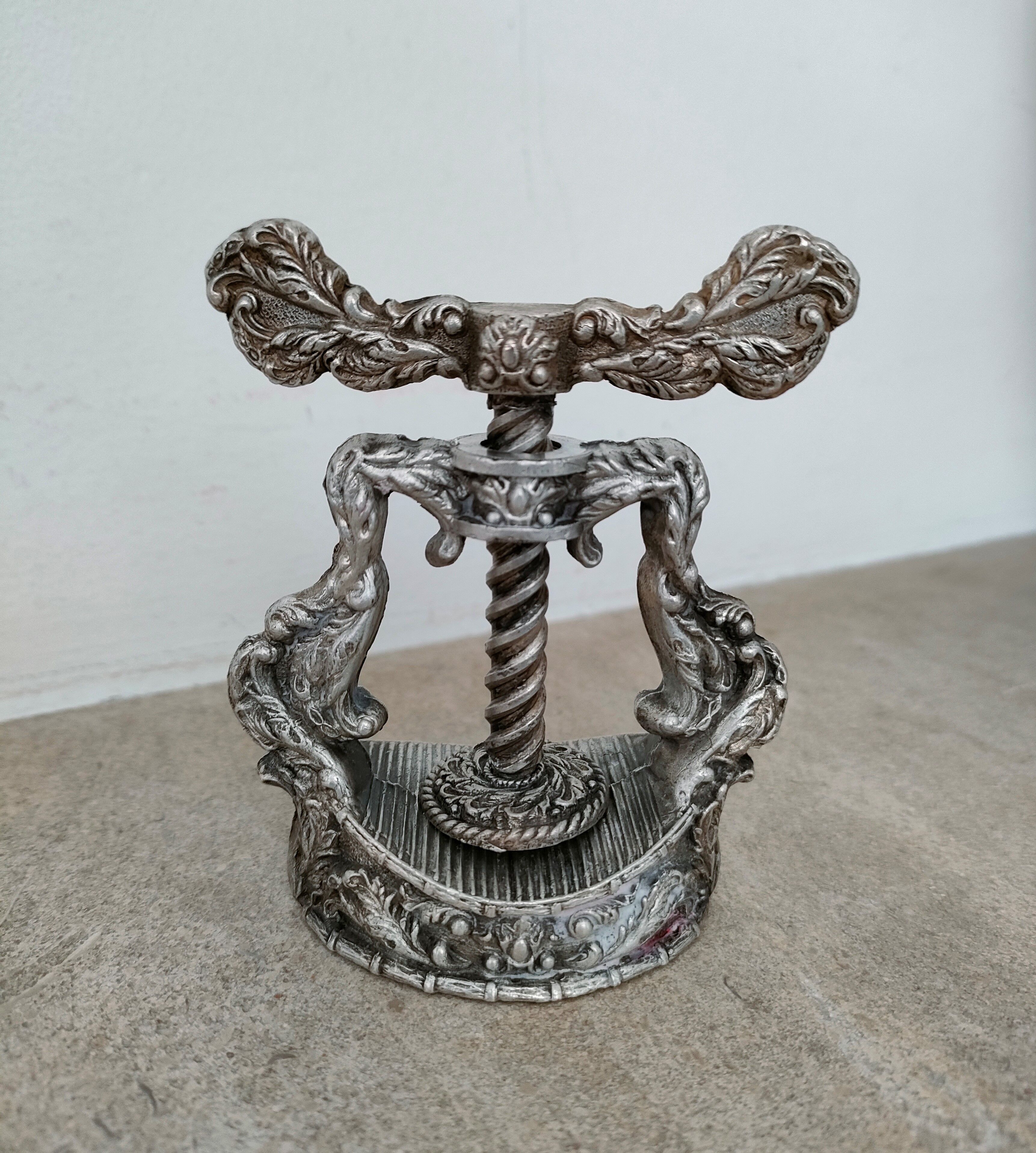 Nutcracker/walnut press Art-Deco - silver metal - 30s - France