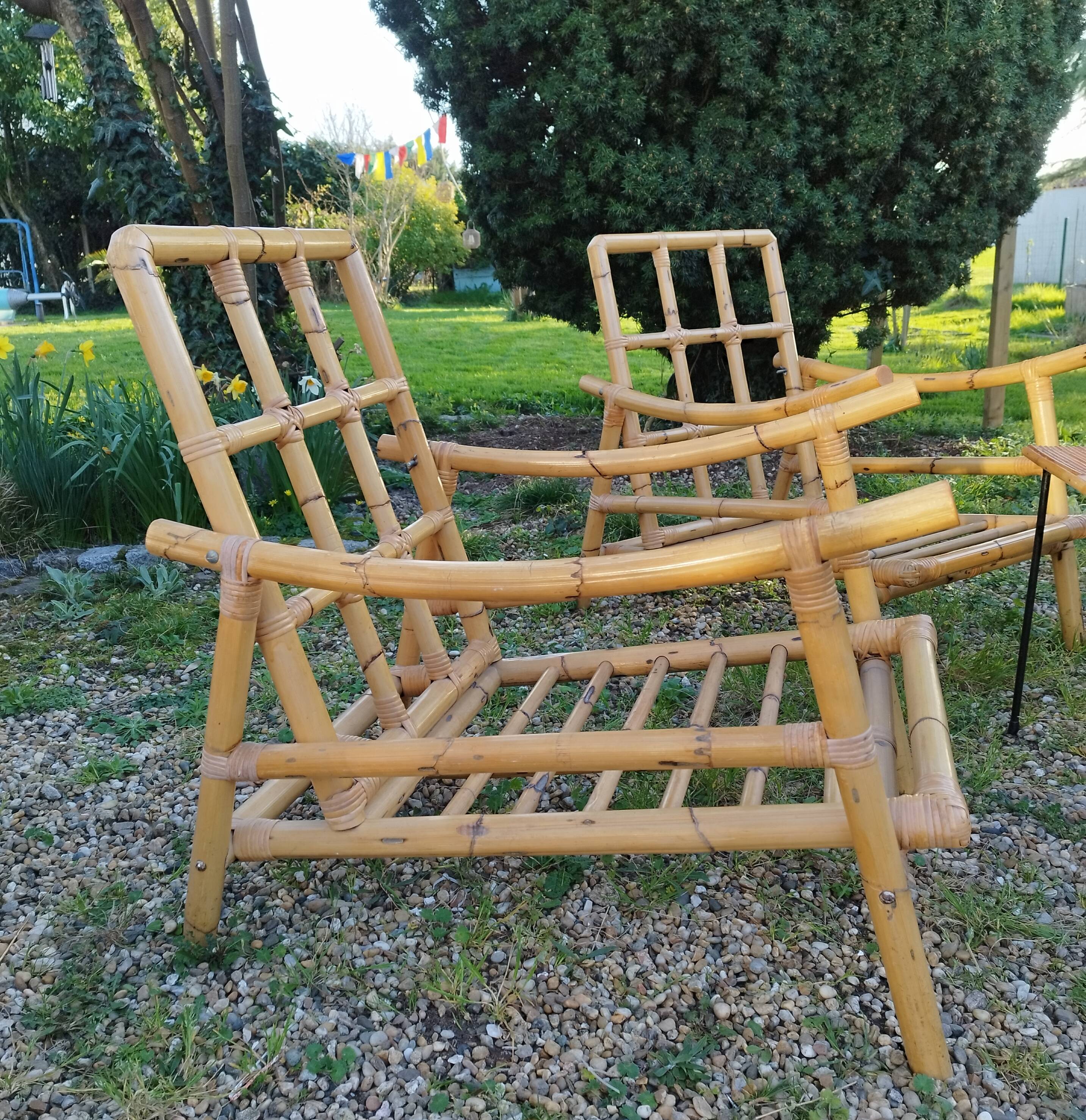 4 fauteuils en bambou et table basse vintage
