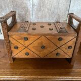 Ancien Pot A Tabac Boite Bois Forme Coffre Moyen Âge Vintage