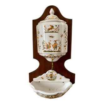 Earthenware wall fountain from Moustiers