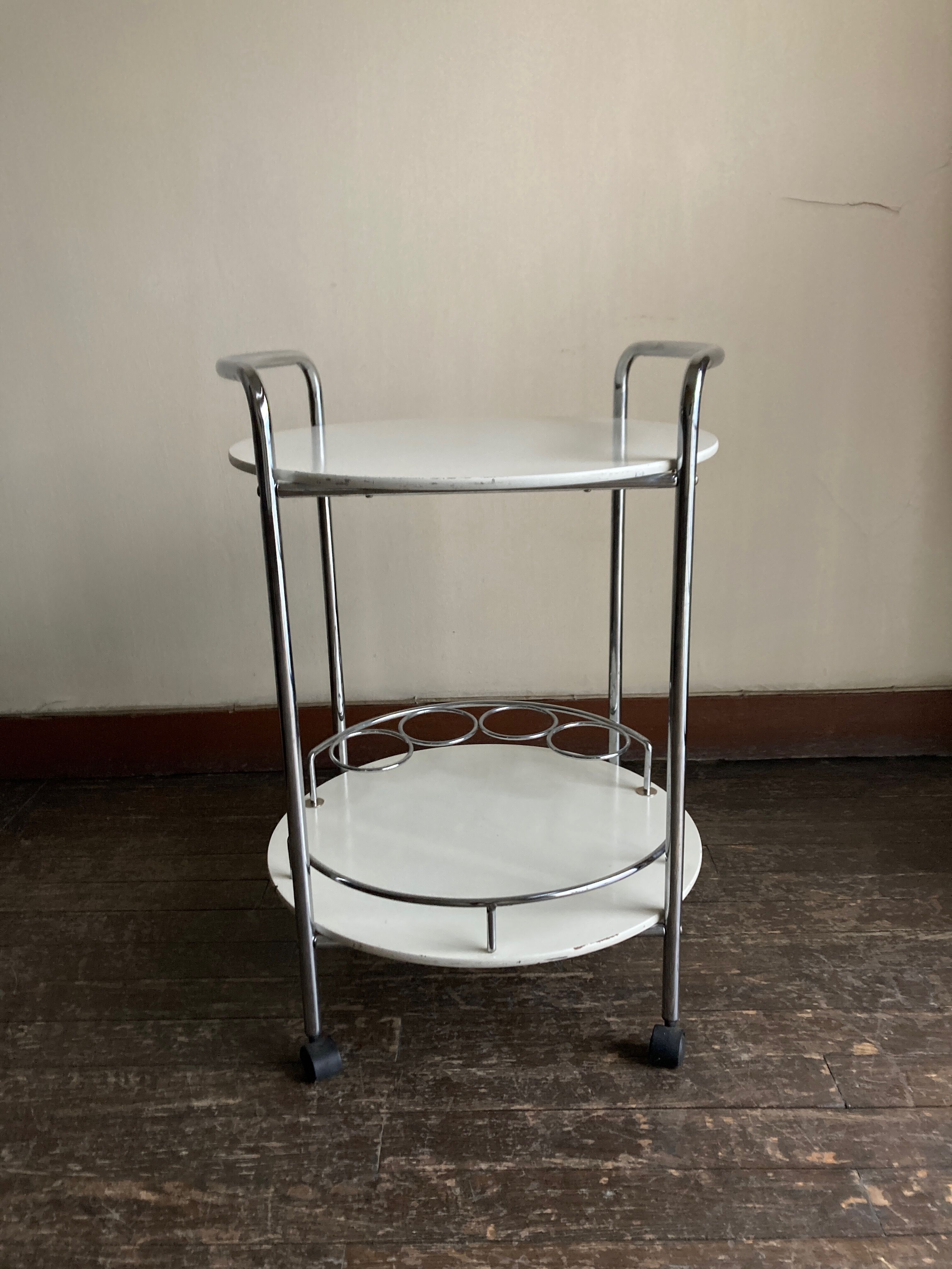 Desserte bar 1970 en bois laqué blanc