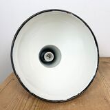 Lampe d’usine industrielle en émail vert avec dessus en fonte, années 1960