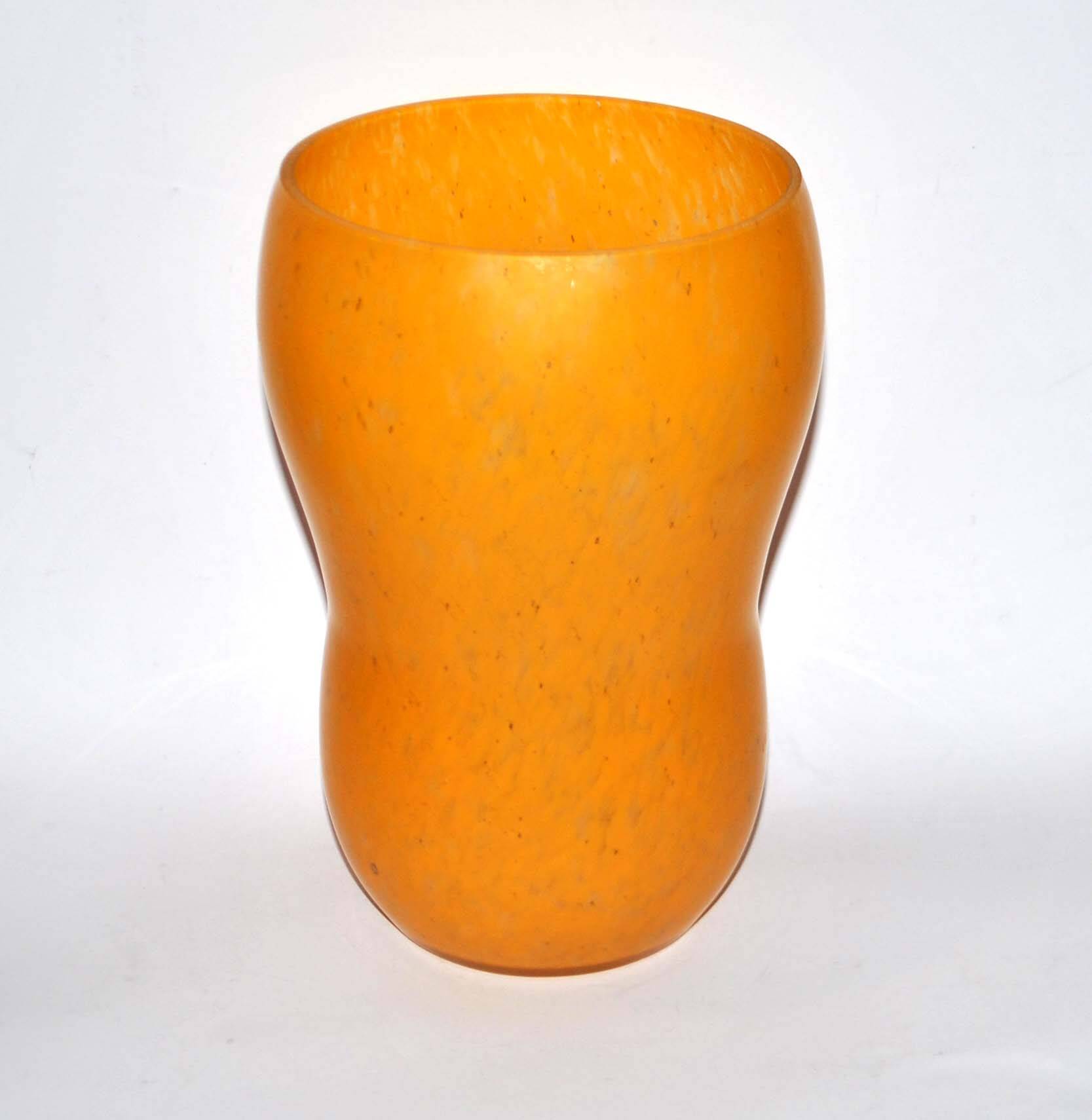 Marmoreal glass shell vase