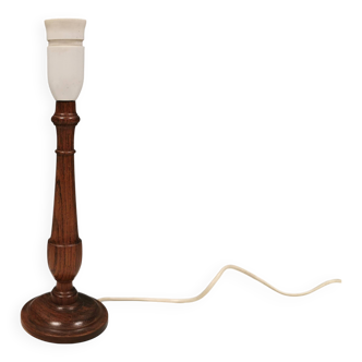 Ancienne lampe de table danoise en bois foncé tourné