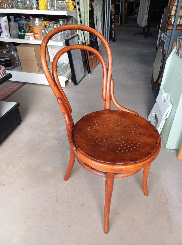 Beautiful Thonet chair n14