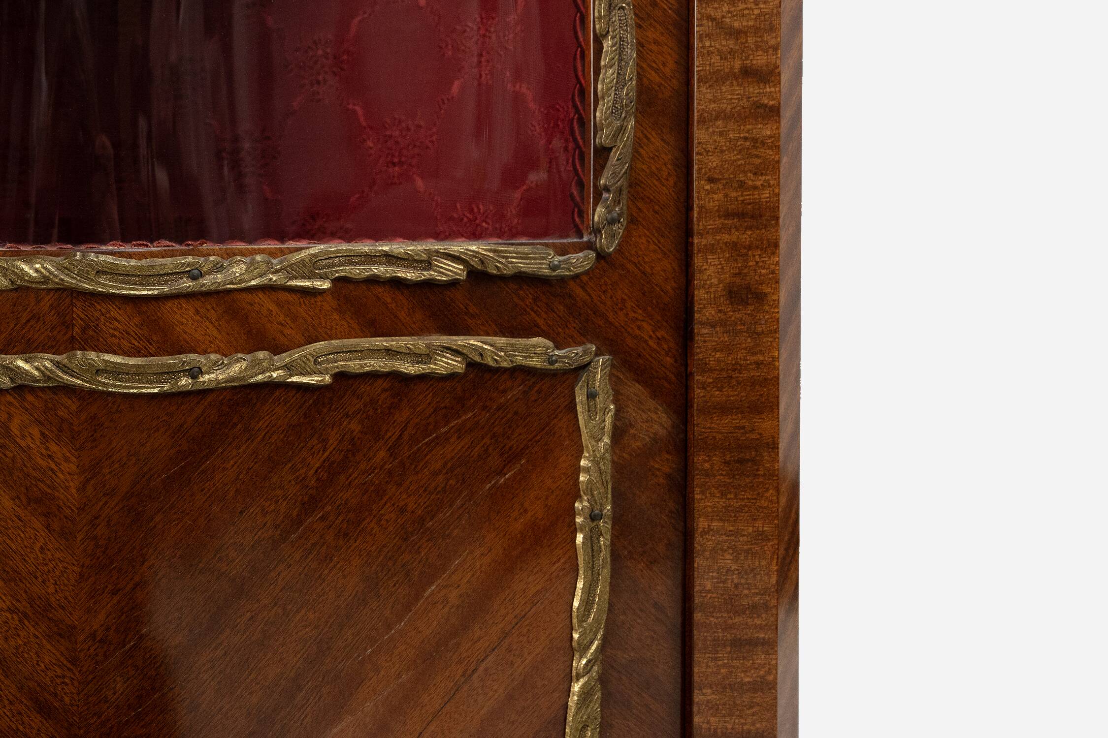 French 20th Century Louis XV style corner display cabinet with arched glass, ca 1950