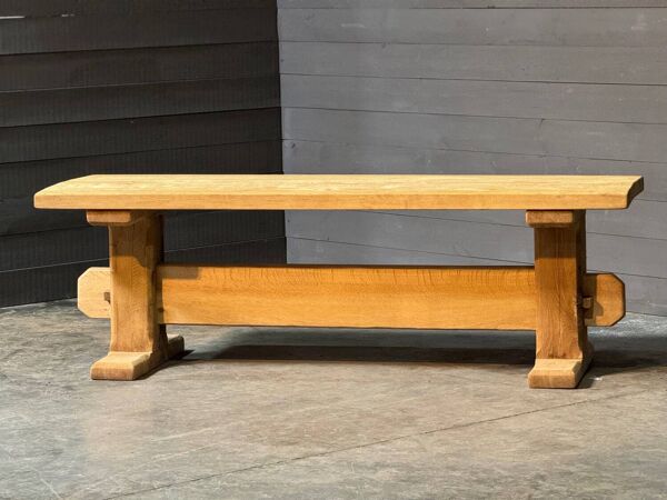 Table de style monastère