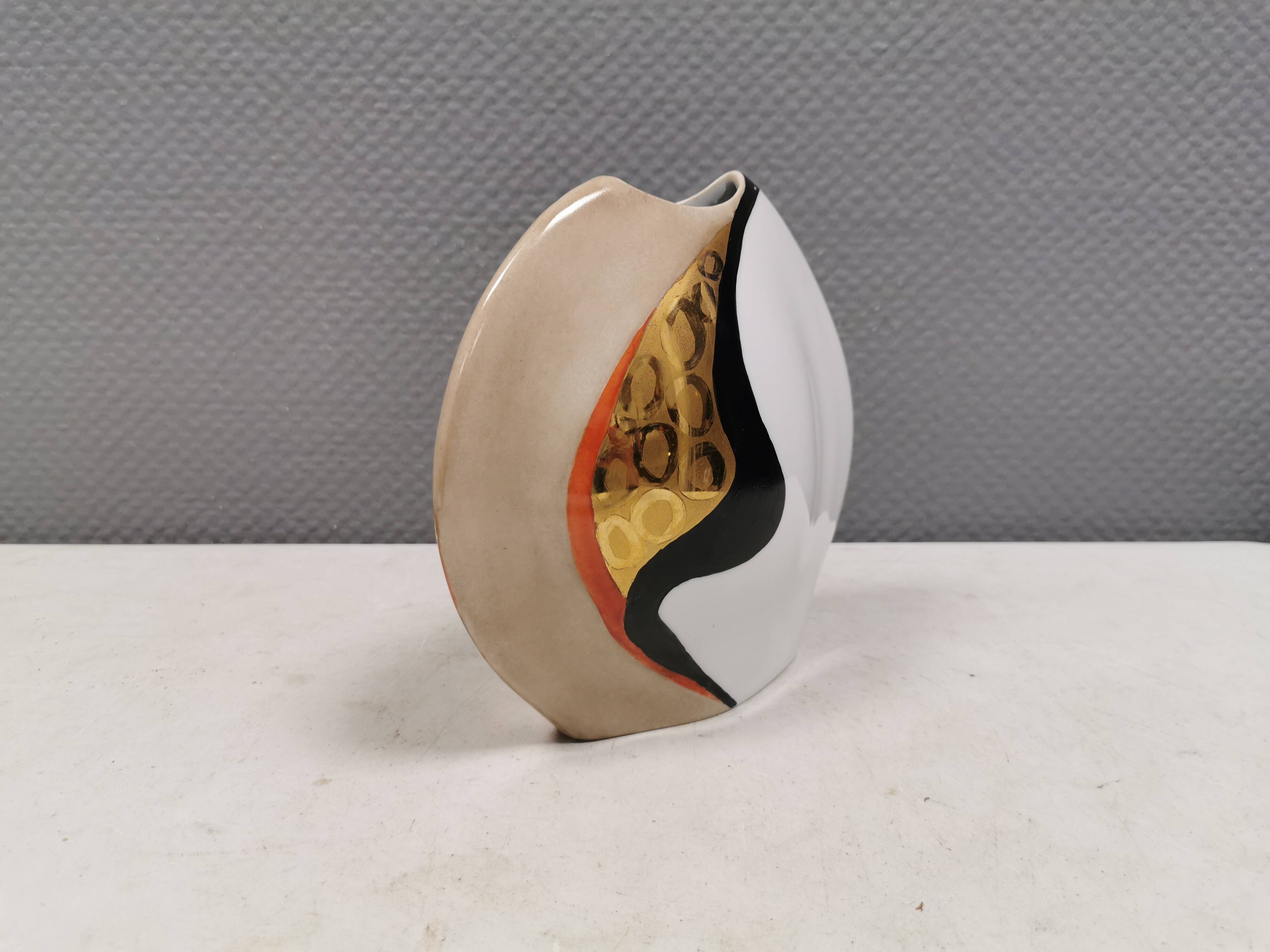 Vase with a motif, in an abstract style.