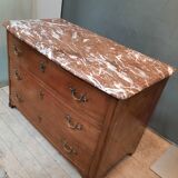 Chest of drawers of the eighteenth saw