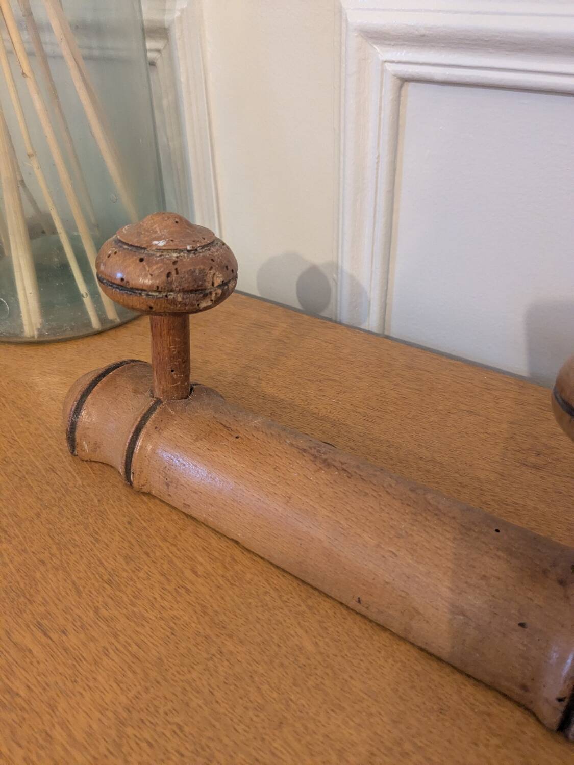 Wall-mounted coat rack