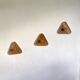 Crochet mural en forme de triangle pour crayon