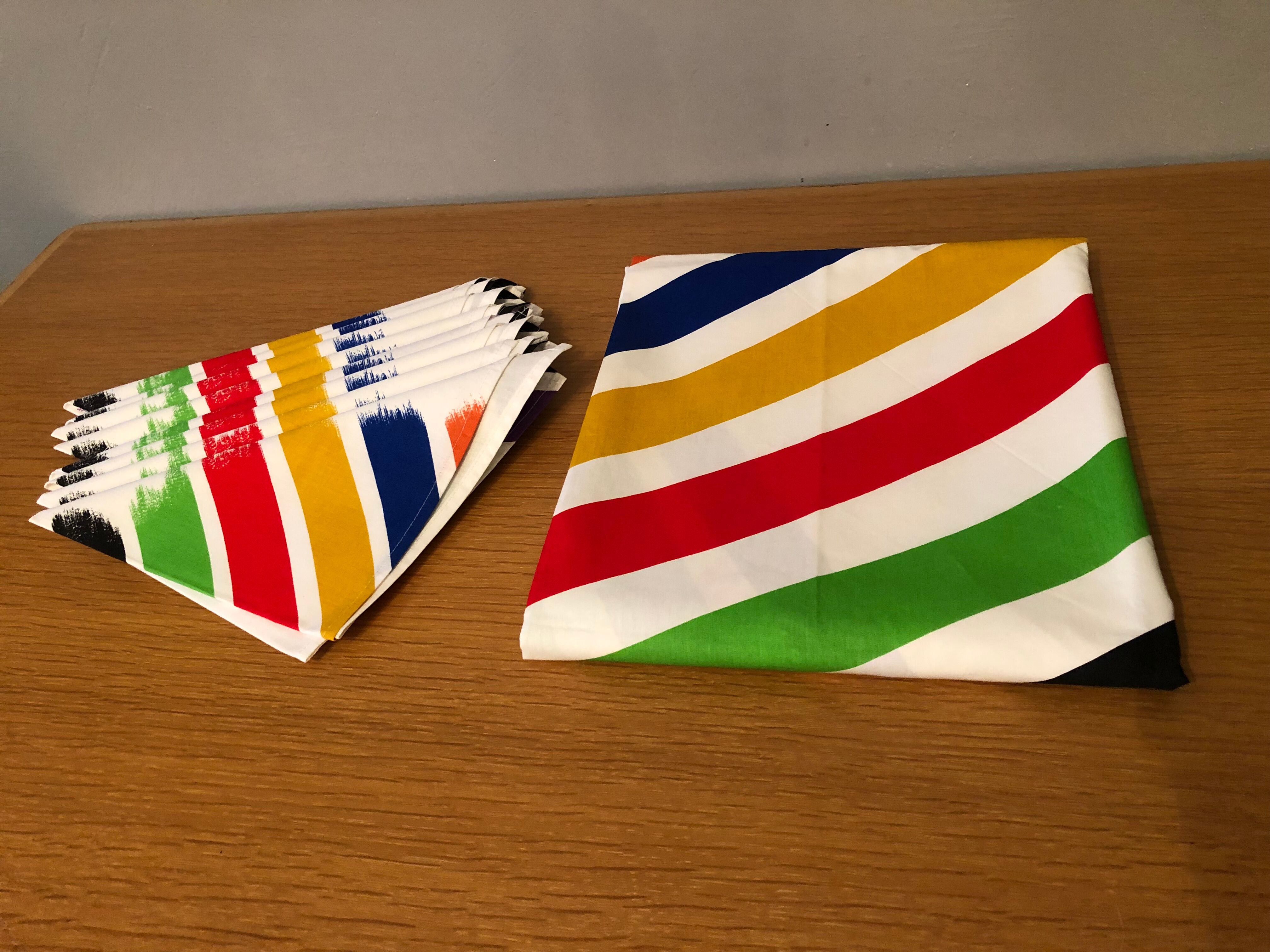 Nappe design Gualtiero Marchesi et 8 serviettes assorties
