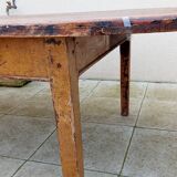 Old oval farm table 2m42