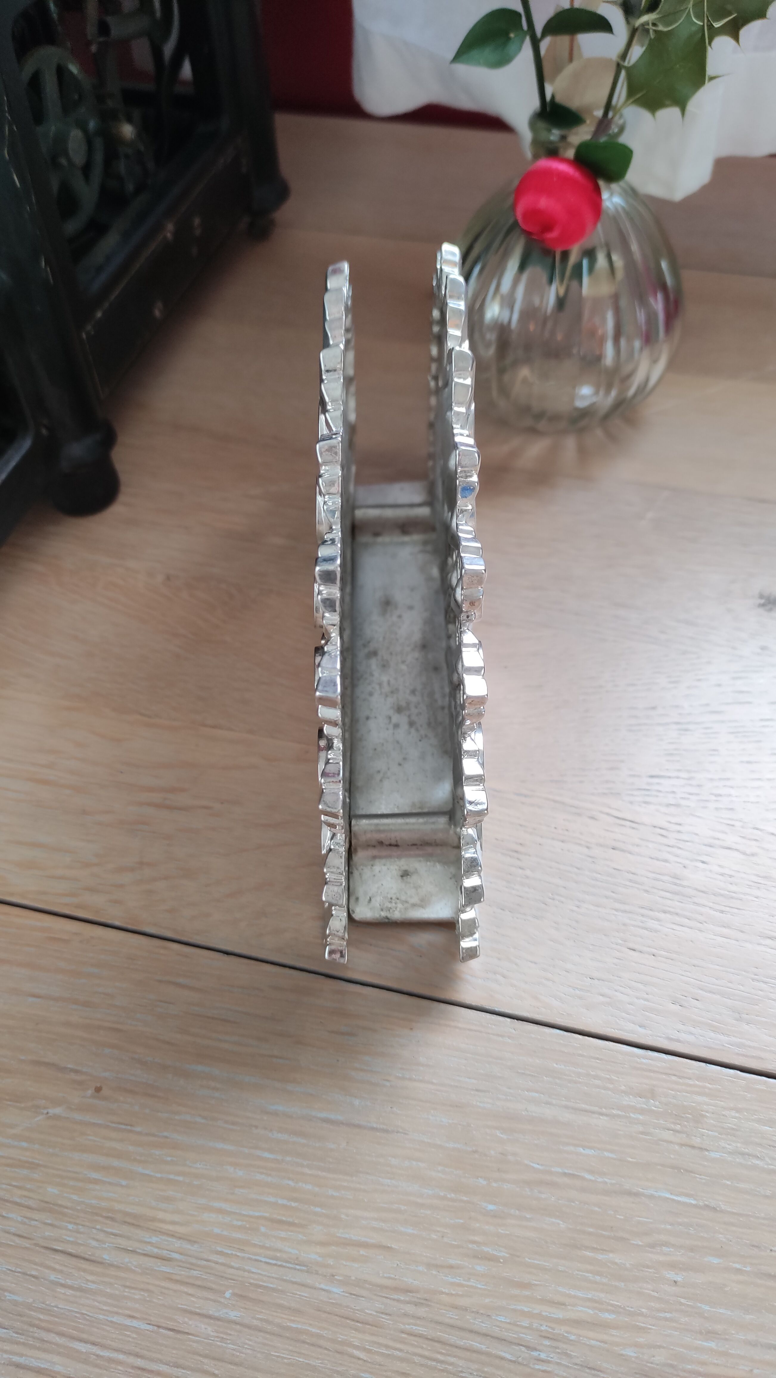 Peacock napkin holder in silver metal