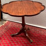 Folding table