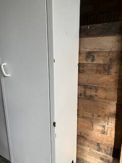 Metal cabinet