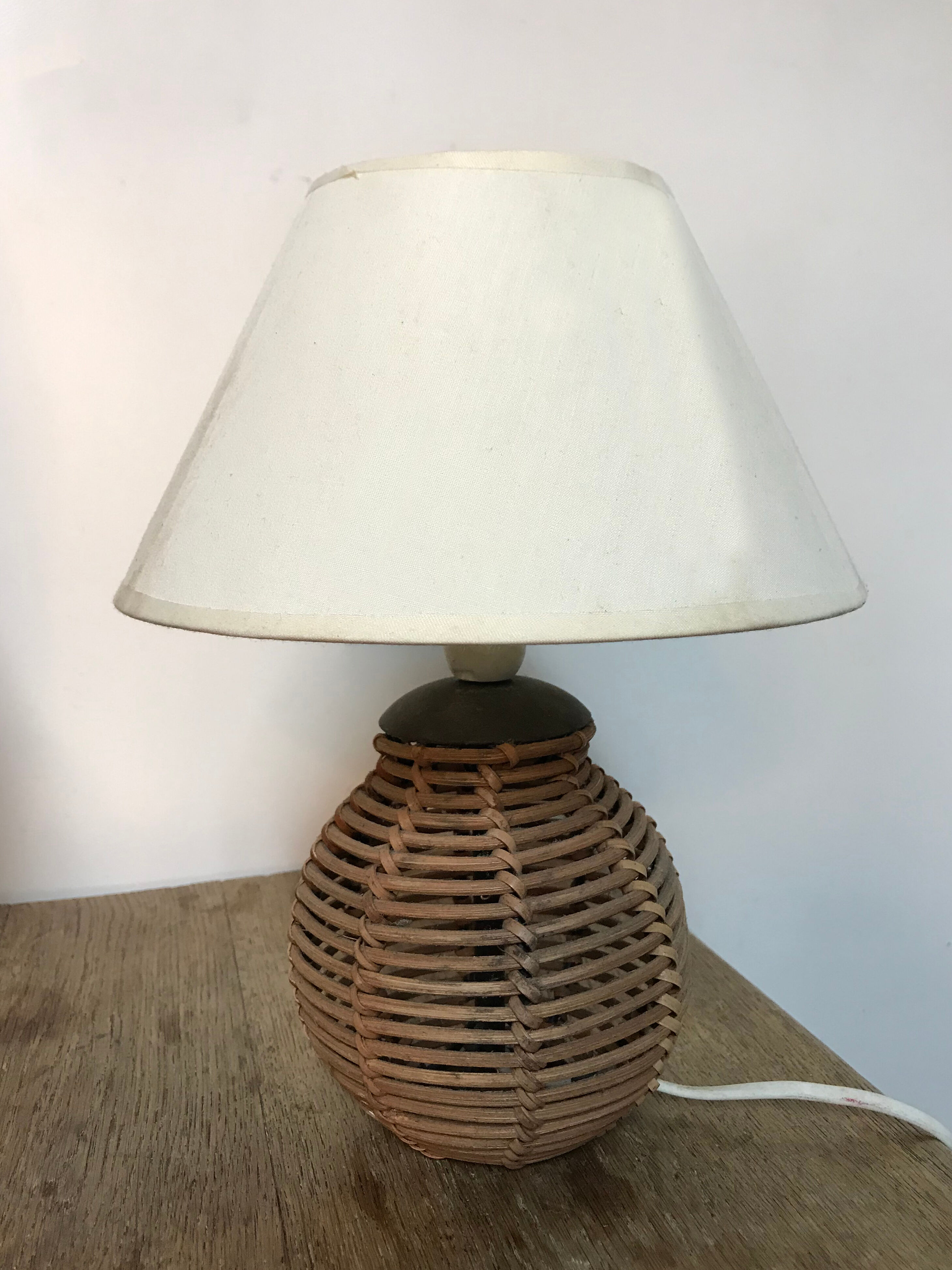 Pair of feet of vintage rattan lamps