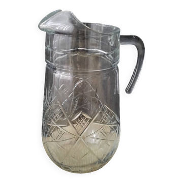 Cruche , carafe à eau en verre pressé moulé  1.6 L