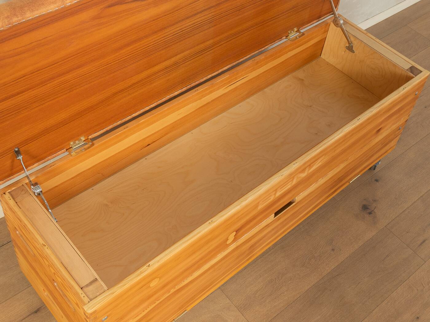 Unique vaulting box from the 1960s by Benz