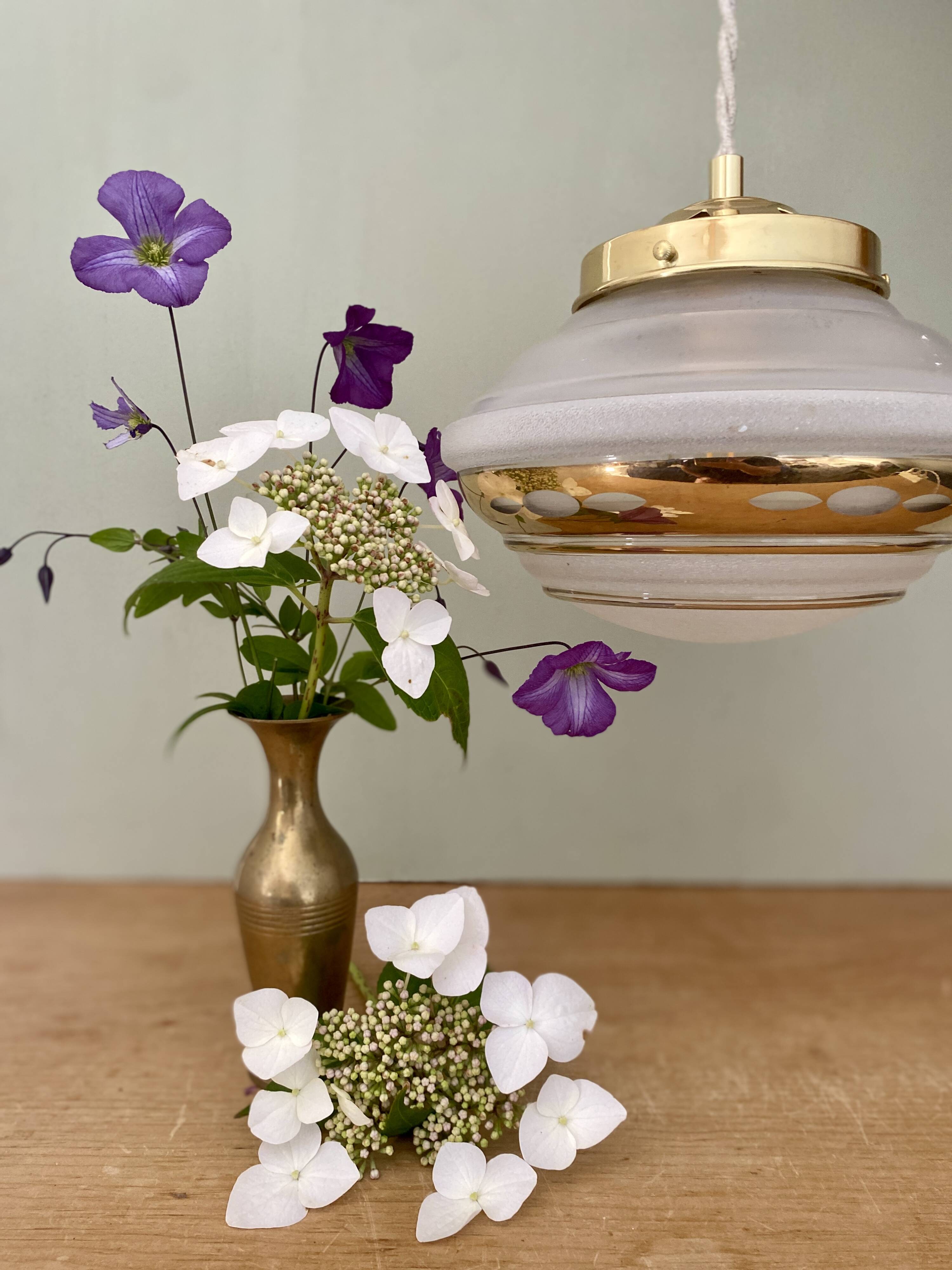 Vintage art deco globe pendant light in white and gold frosted glass