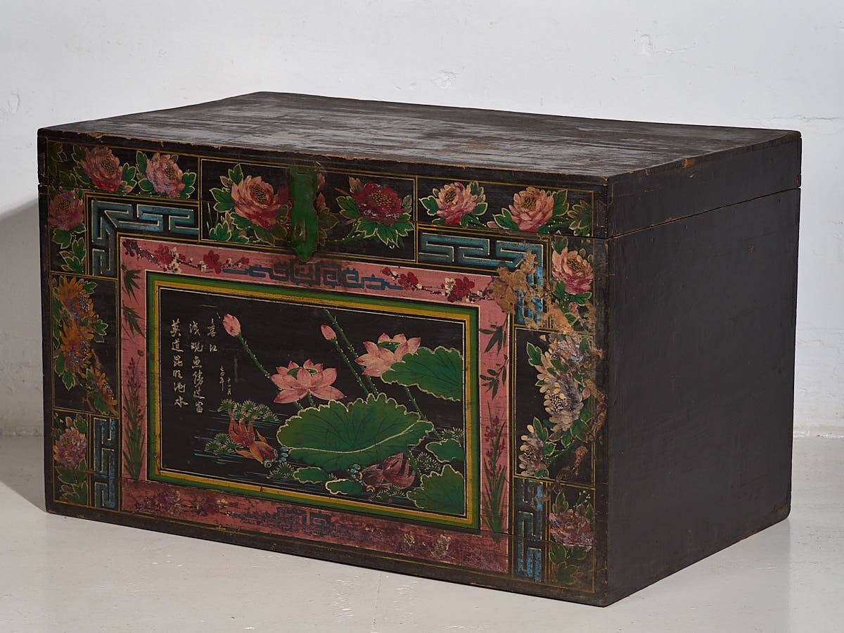 Antique oriental trunk with lotus flower paintings (c.1900) #11
