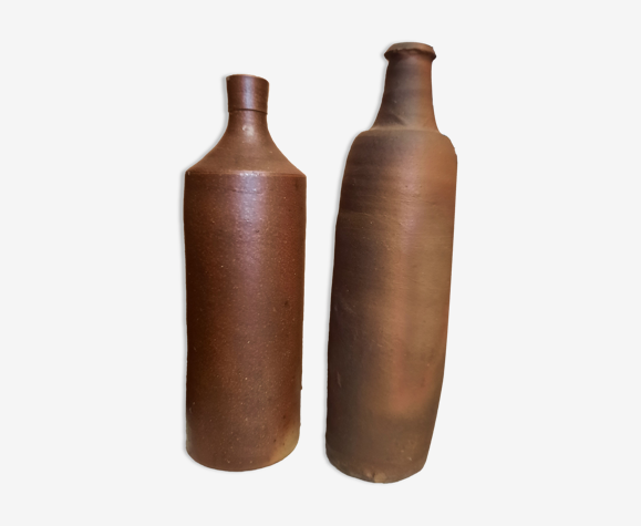 Duo de bouteilles en grès brut