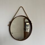 Round mirror