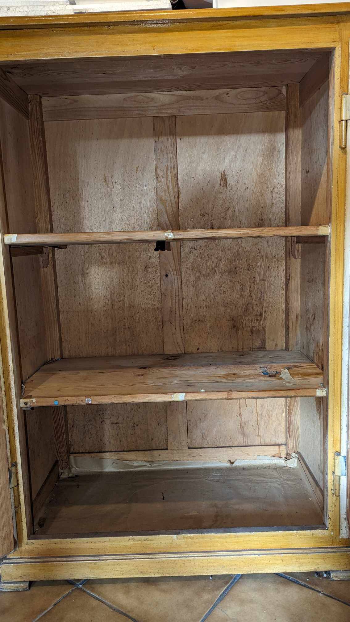 2-door storage unit