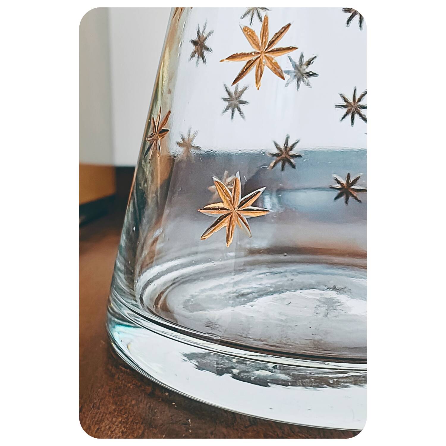 Carafe soufflée à la bouche et gravée étoile, Matous Bruges