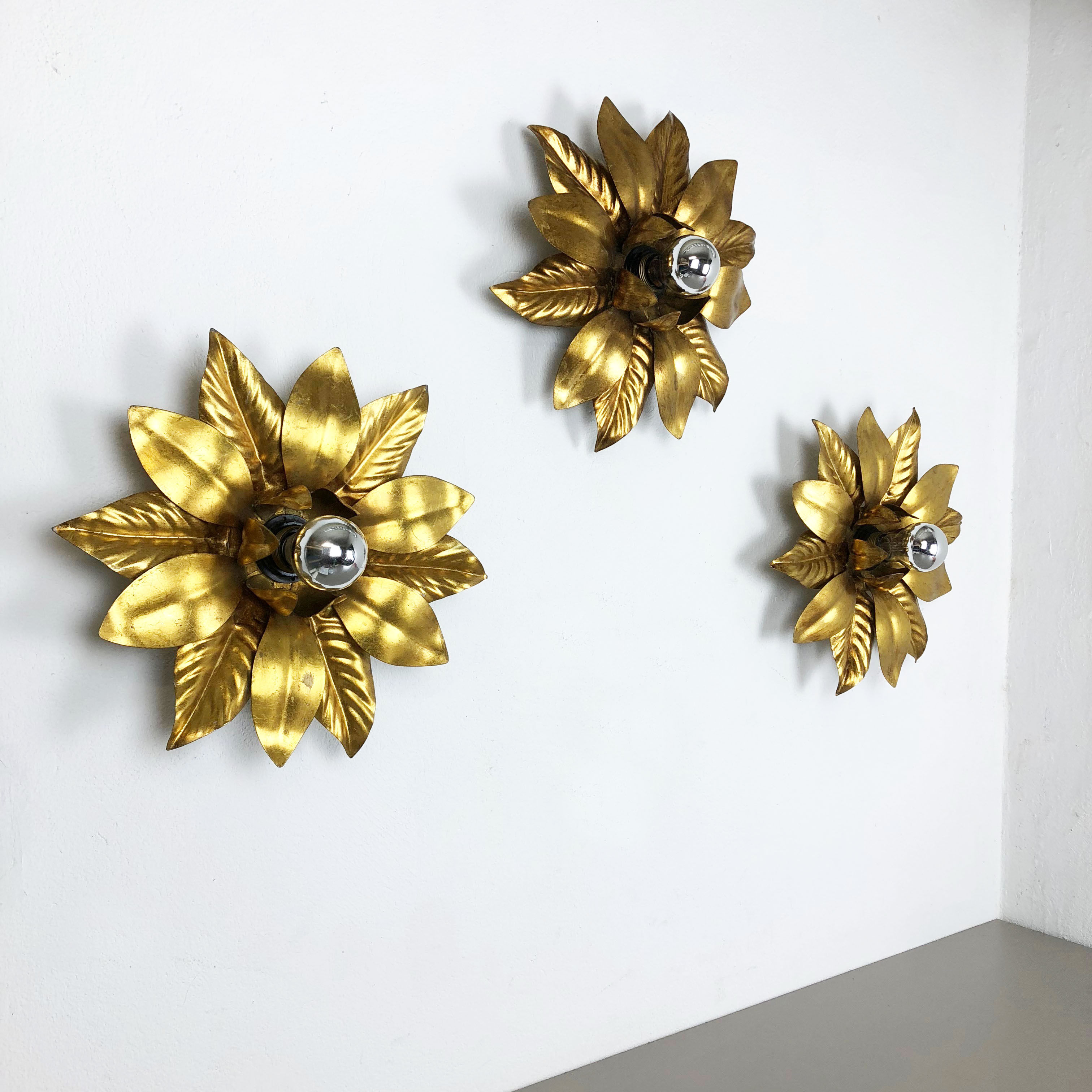 Set of 3 Golden Florentiner Leaf Theatre Wall Ceiling Light Sconces, Italy 1960s