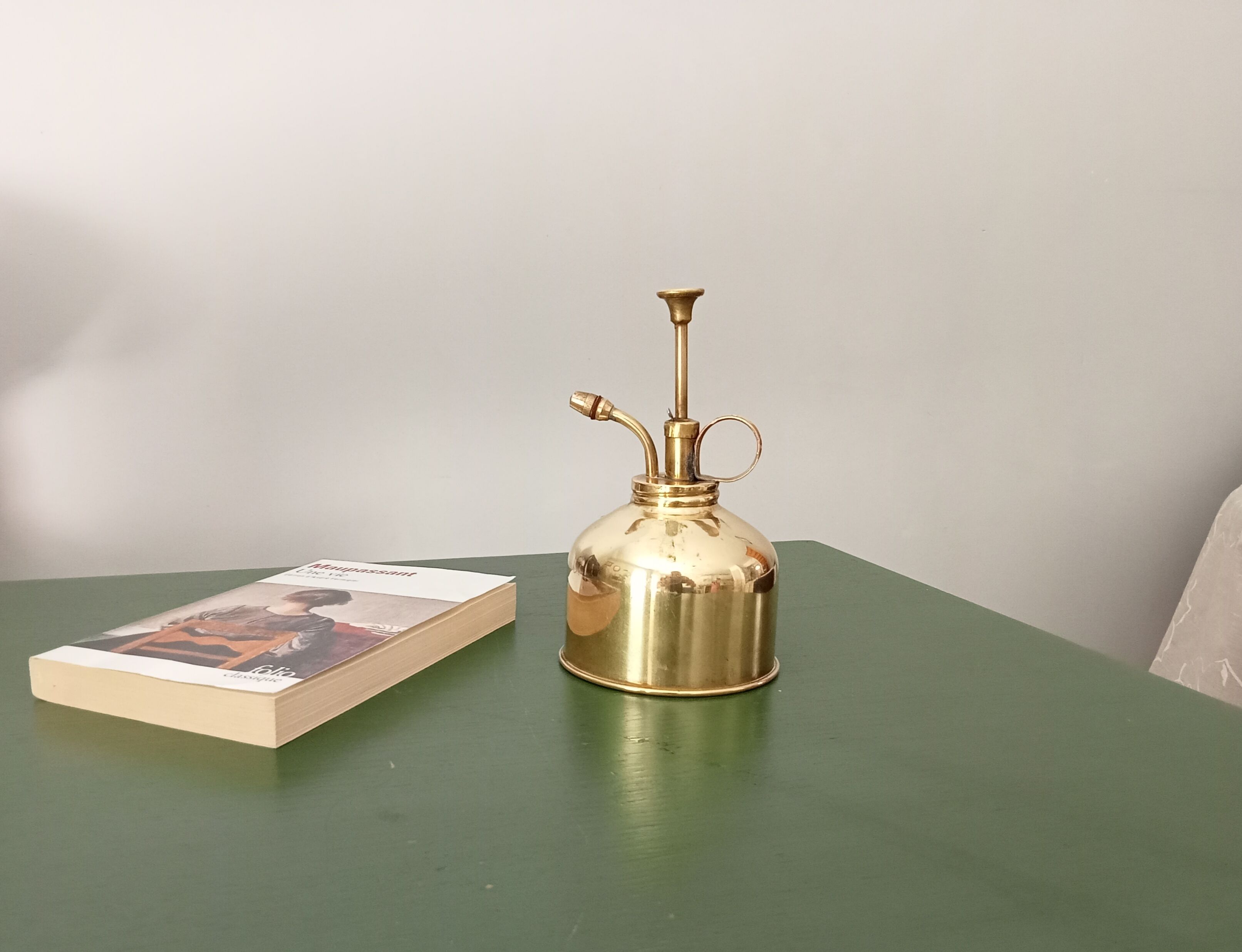 Vintage vaporizer in golden brass 70s
