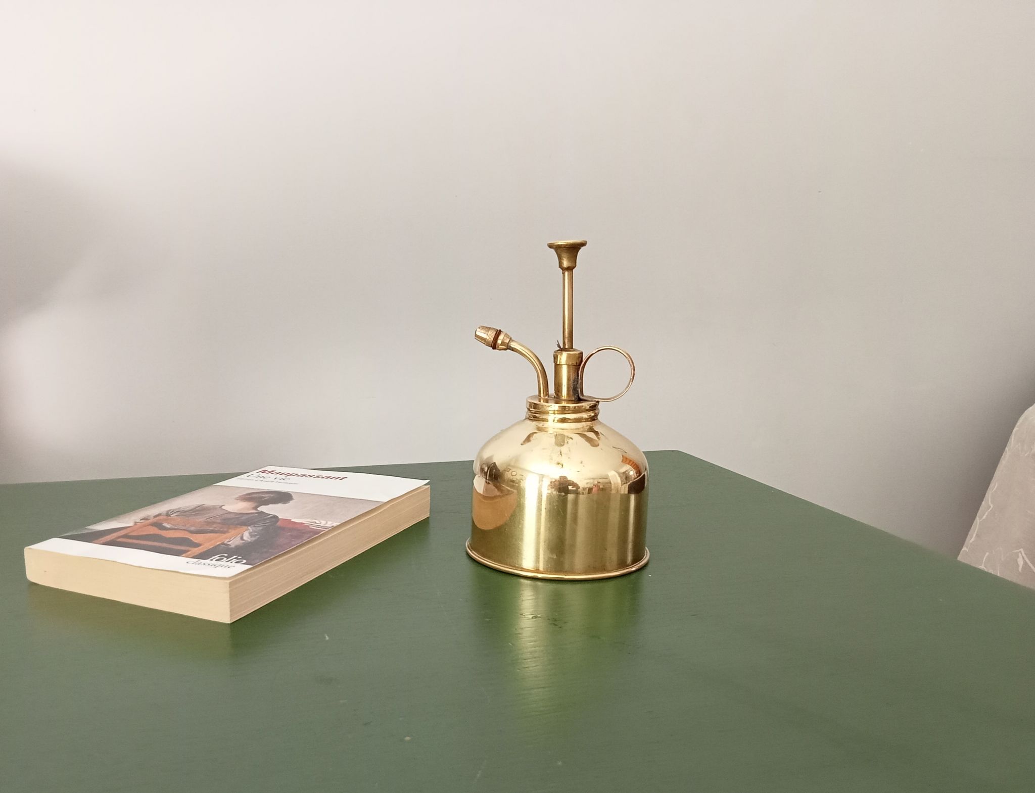 Vaporisateur vintage en laiton doré années 70