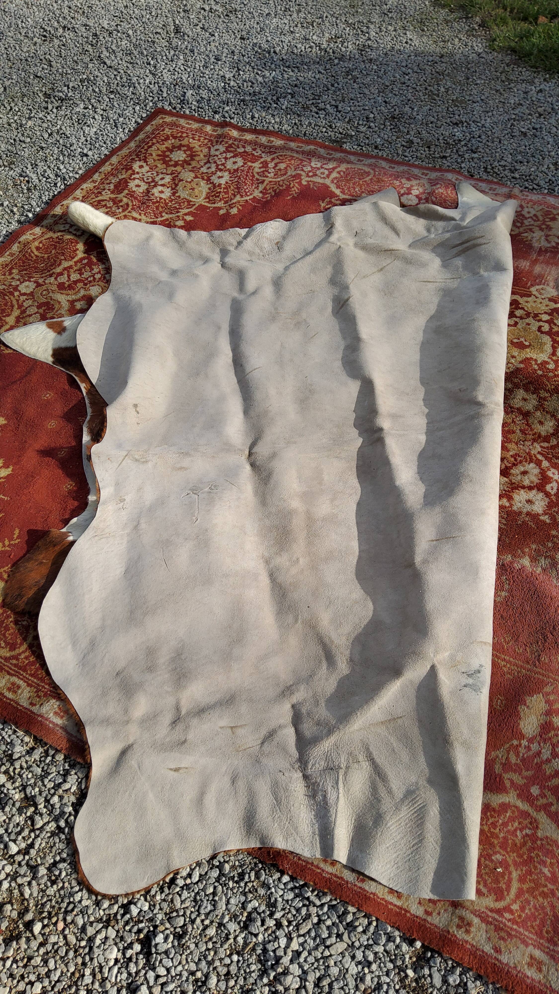 Tapis peau de vache des années 70