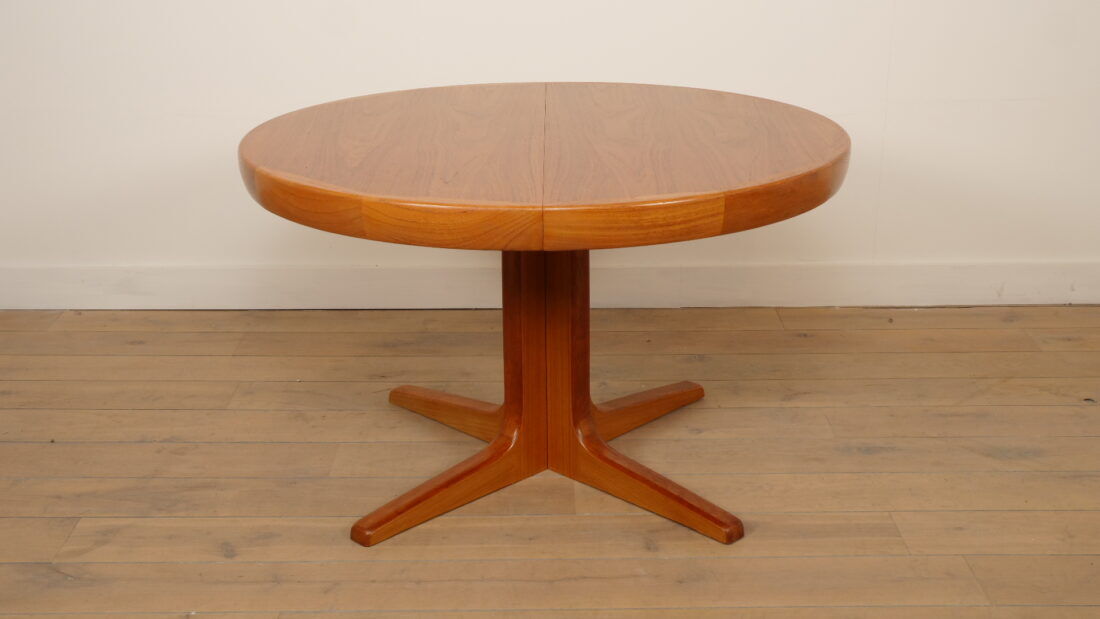 Vintage round dining table | extendable | teak | 120 cm - 220 cm