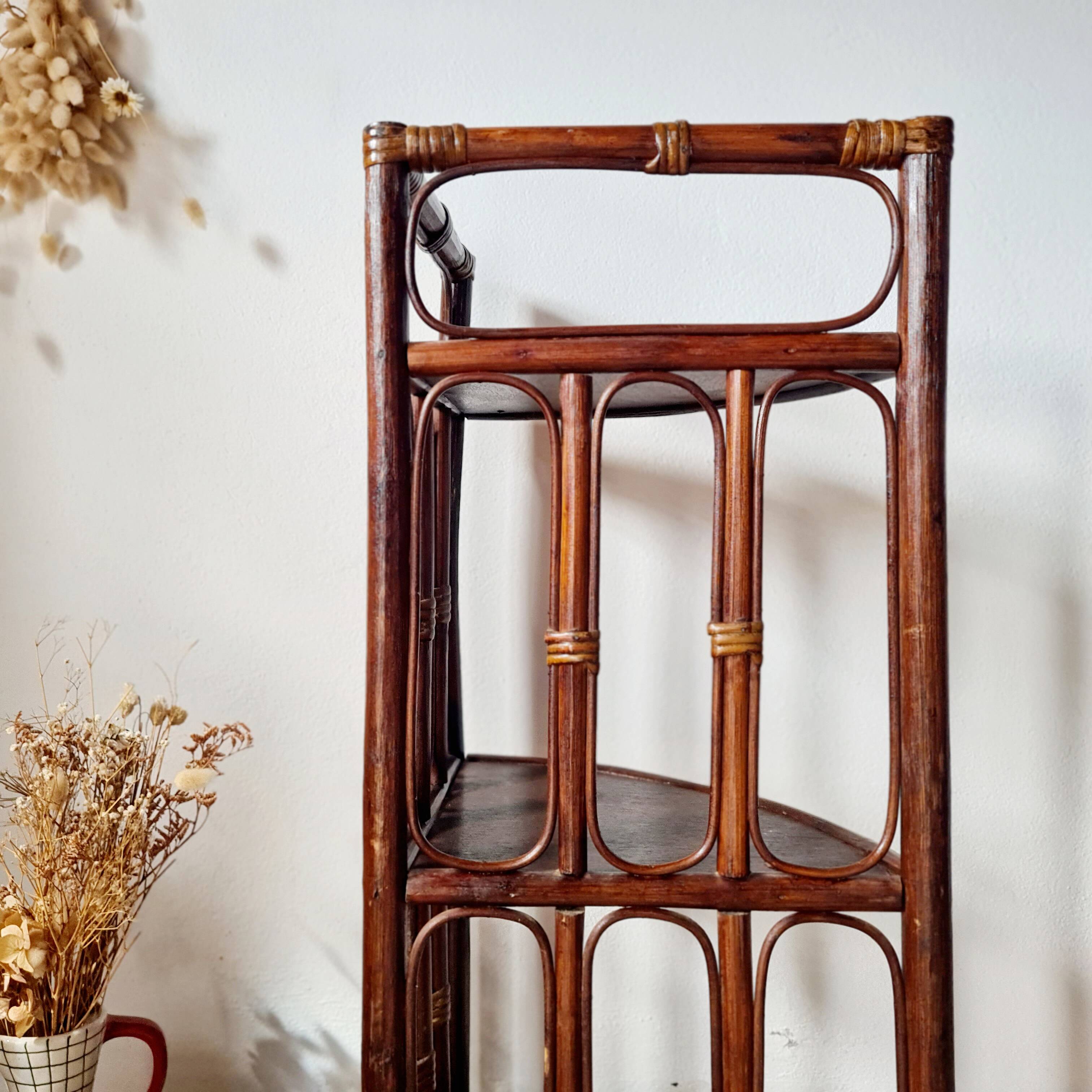 Vintage rattan corner shelf - antique bookcase